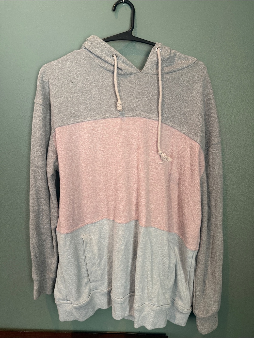 MELLODAY Gray and Pink Colorblock Crewneck Hoodie